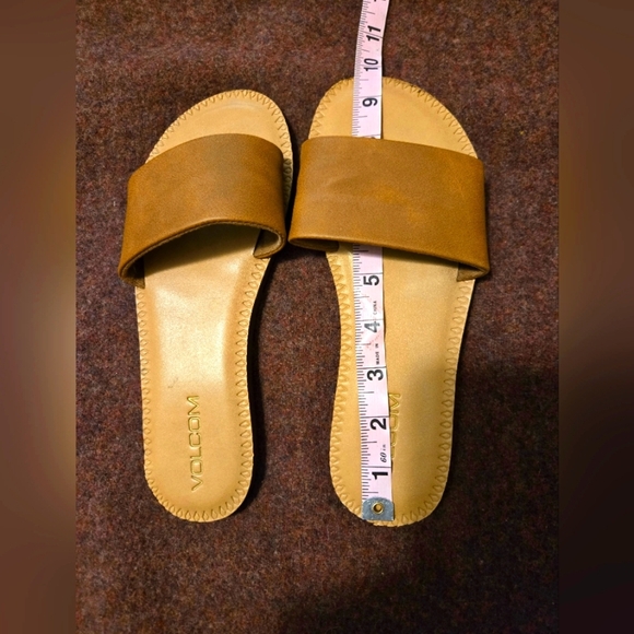 Volcom Ladies Slides Size (9.5?) See Pic For Measurements - Picture 1 of 4